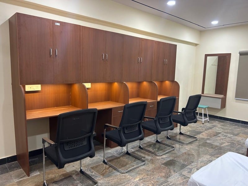 Study, vanity and storage spaces in the student residence